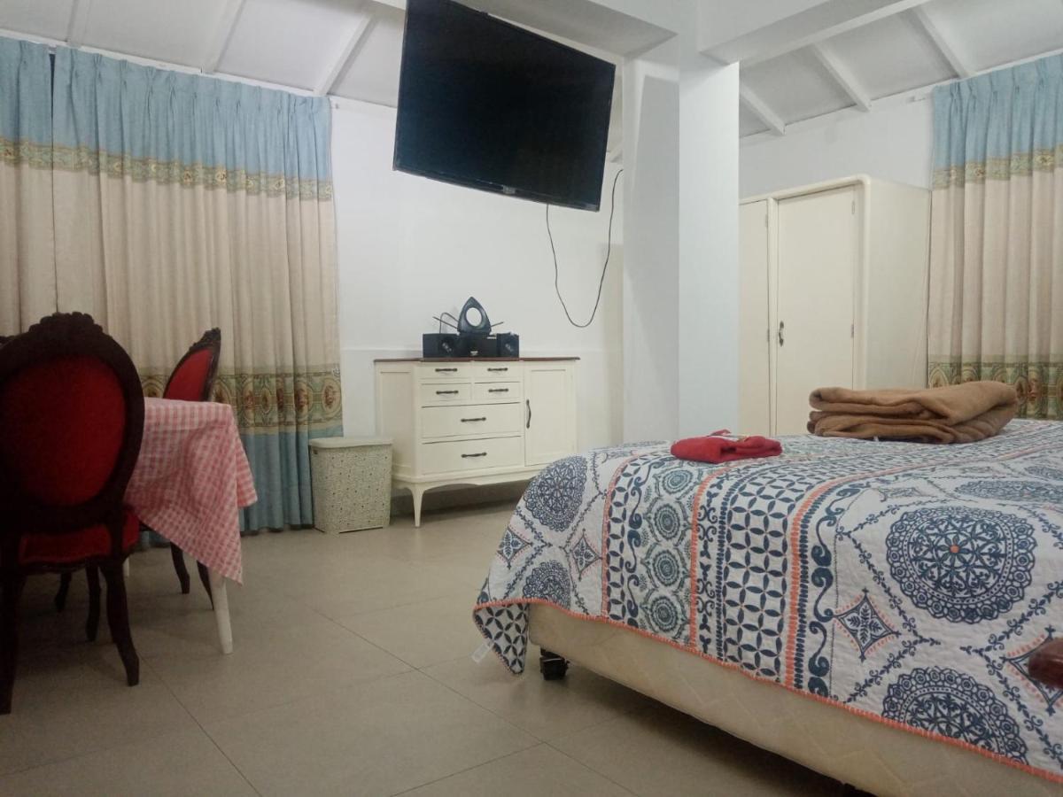Strenua - Las Quintanas Hostel Trujillo Buitenkant foto