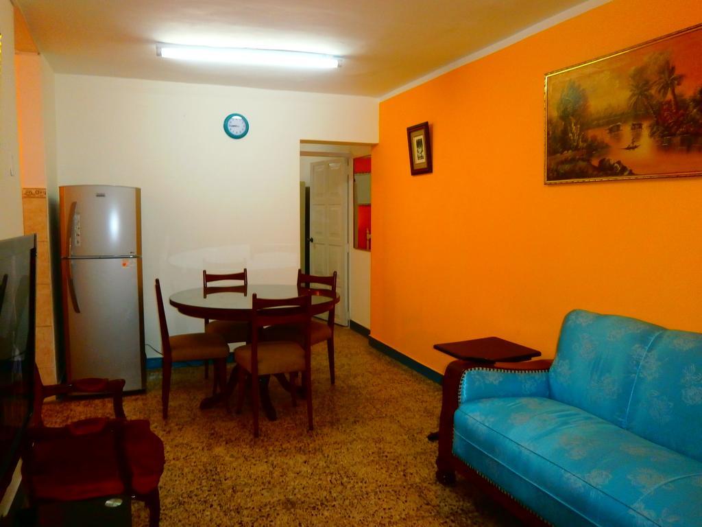 Strenua - Las Quintanas Hostel Trujillo Buitenkant foto