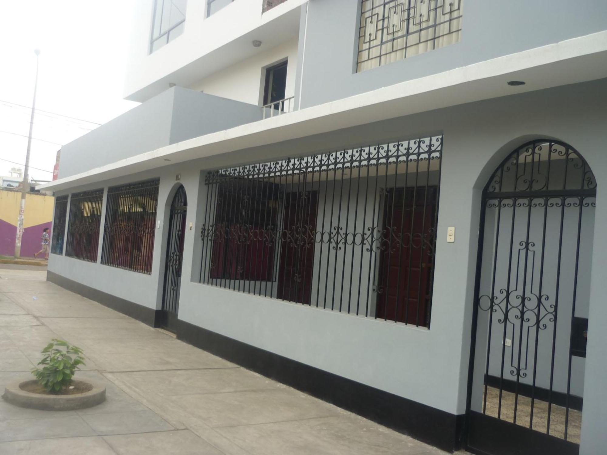 Strenua - Las Quintanas Hostel Trujillo Buitenkant foto
