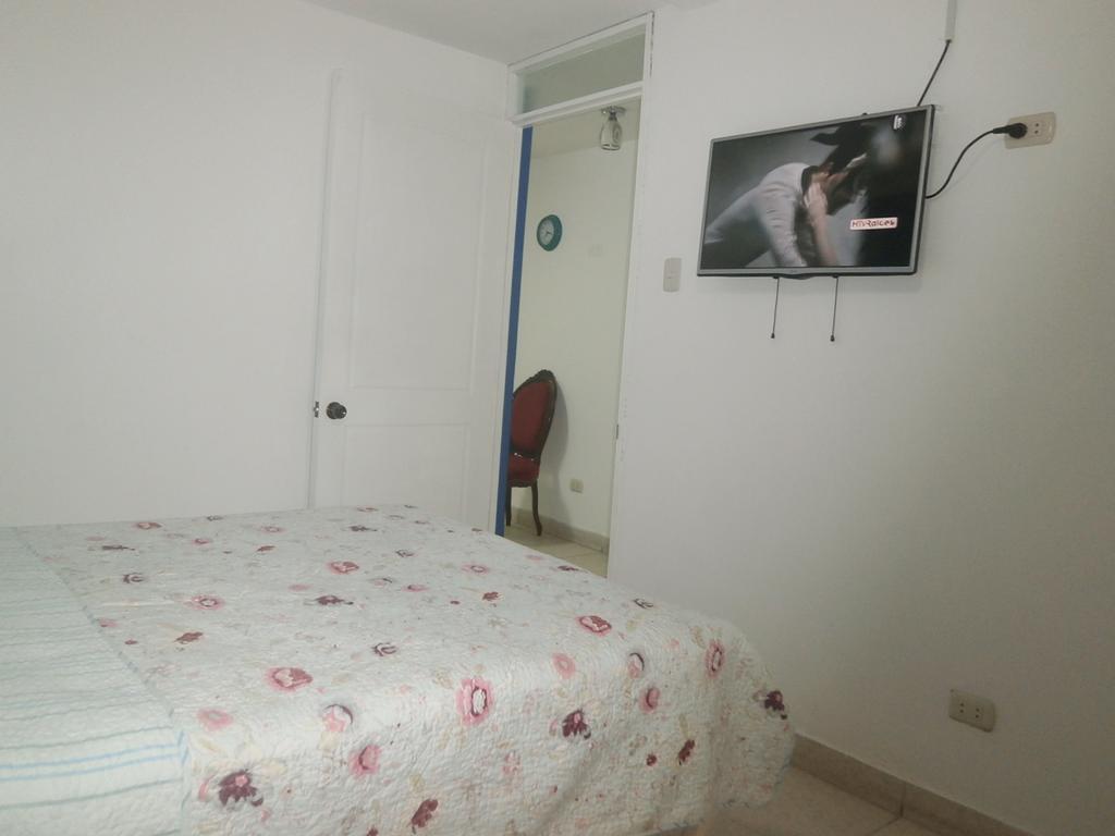 Strenua - Las Quintanas Hostel Trujillo Buitenkant foto