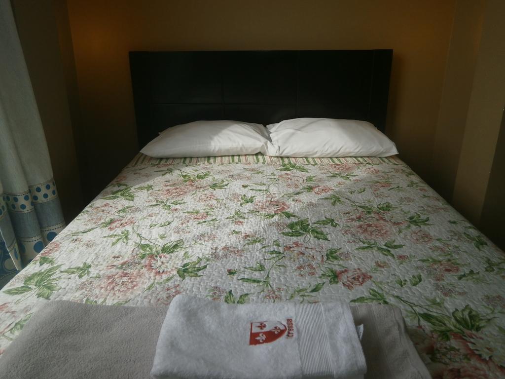 Strenua - Las Quintanas Hostel Trujillo Buitenkant foto